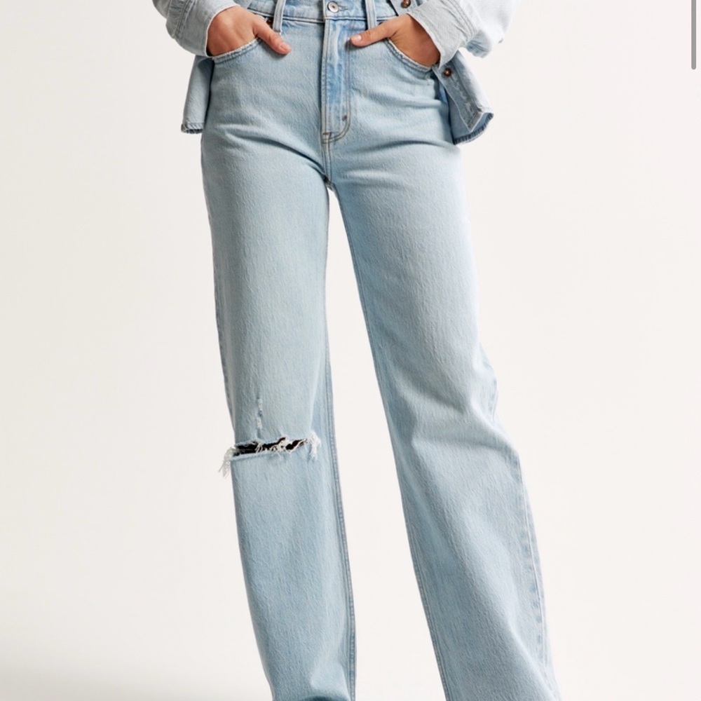 NWT Abercrombie High Rise 90s Relaxed